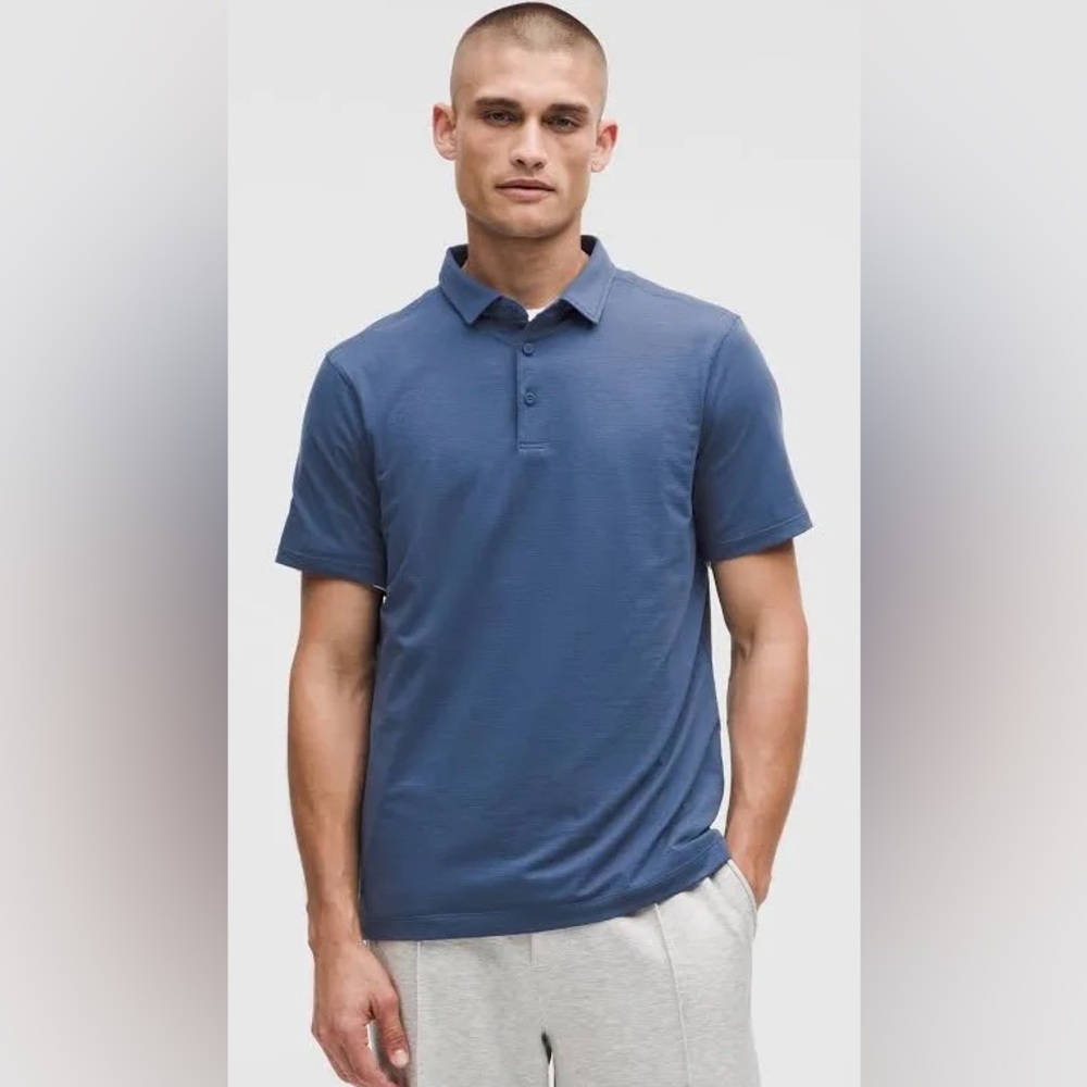 Lululemon Evolution Short Sleeve Polo Shirt in Navy Blue— Size Large